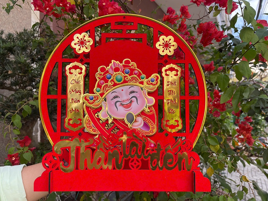 Thần Tài Để Bàn, Treo Cửa Lắc Đầu, Chữ Thần Tài Đến Trang Trí Tết Size 32 Cm