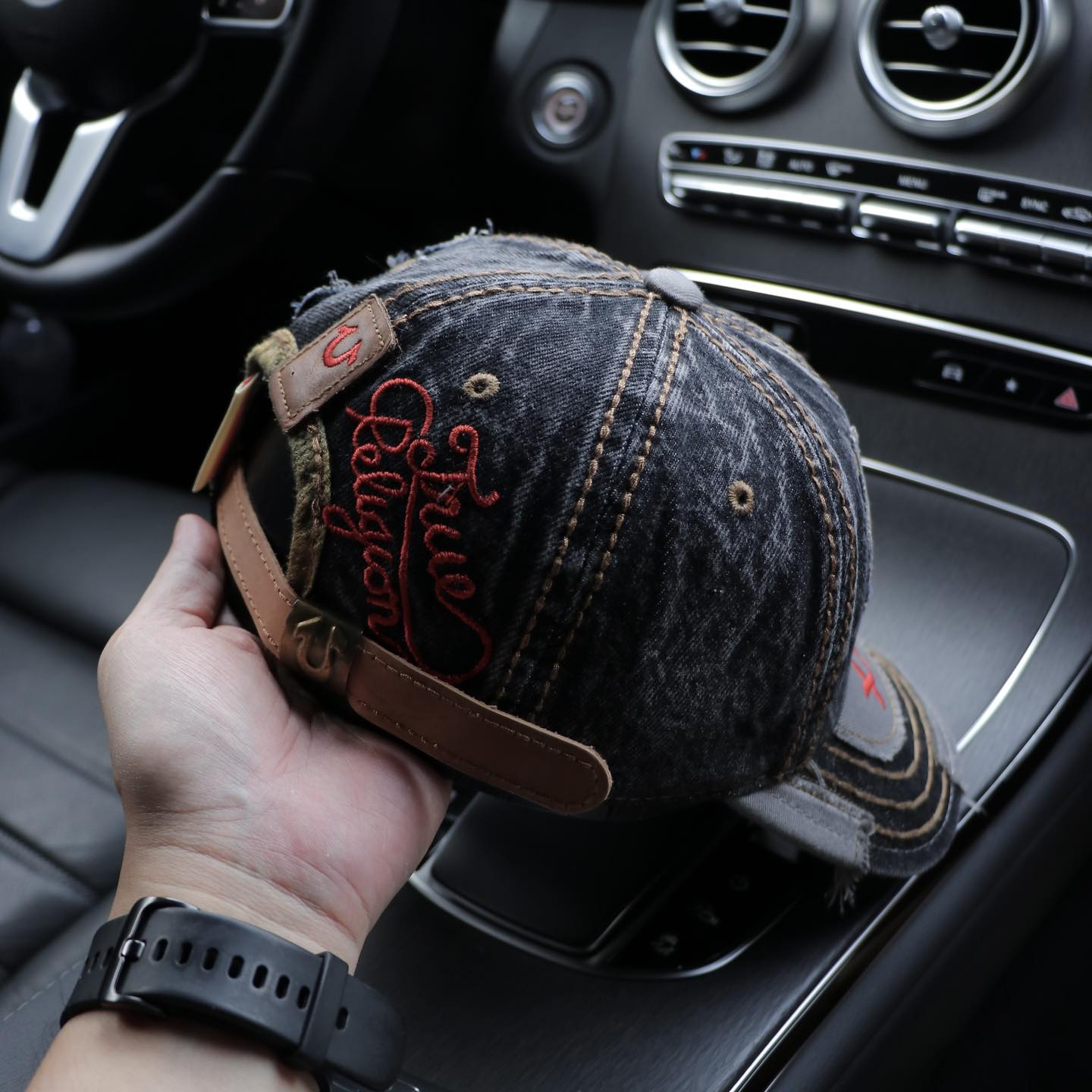 Nón kết, mũ lưỡi trai Ông Địa XXX phối vải jeans form đẹp thời trang đường phố