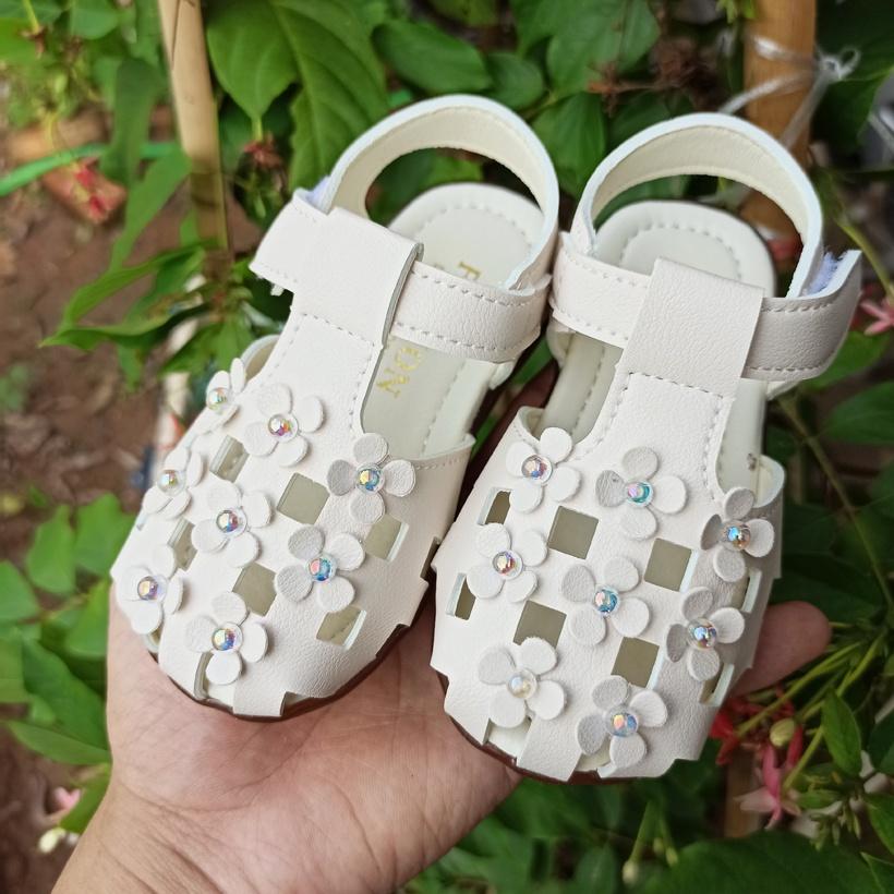 Sandal cho bé gái từ 0 đến 3 tuổi tập đi đế mềm chống trơn trượt phong cách Hàn Quốc D61