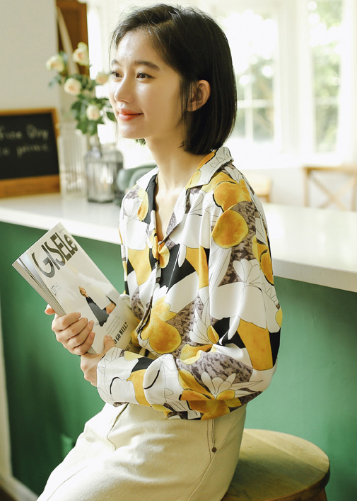 Áo sơ mi nữ cổ 2 ve form rộng họa tiết hoa vàng, thời trang phong cách Hàn Quốc