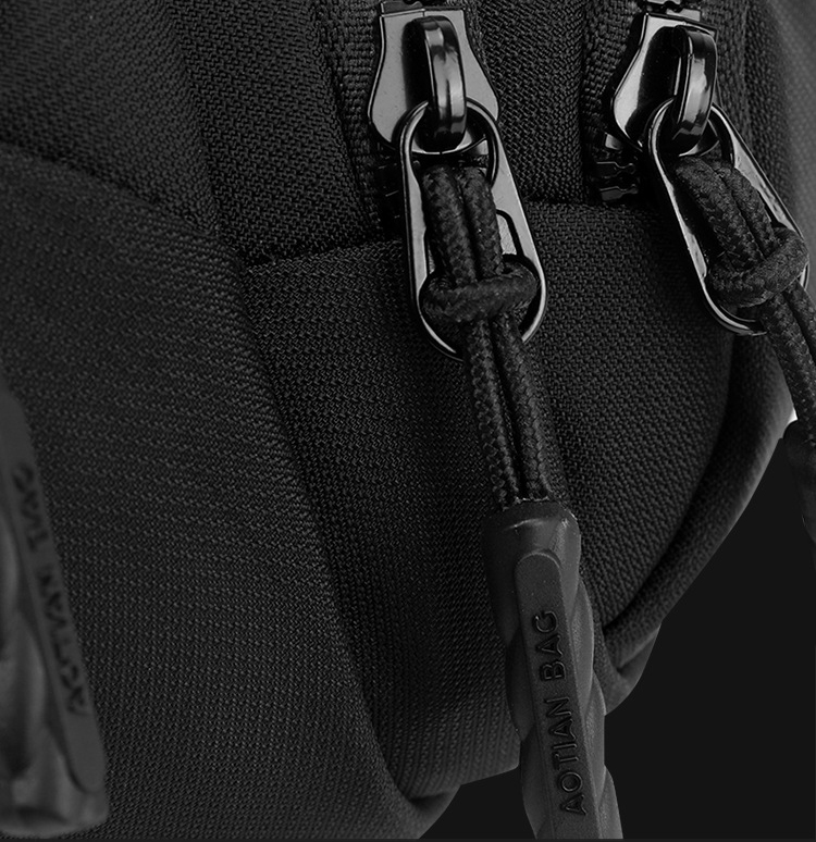 Túi đeo chéo nam phong cách mới  - BEE GEE DCN9433