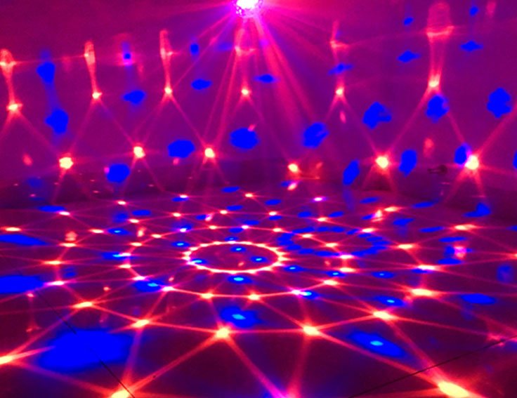Đèn Led xoay cảm ứng theo nhạc . Đèn LED vũ trường cảm ứng nhạc dùng trang trí trong quán karaoke, bar, sân khấu, các buổi tiệc...