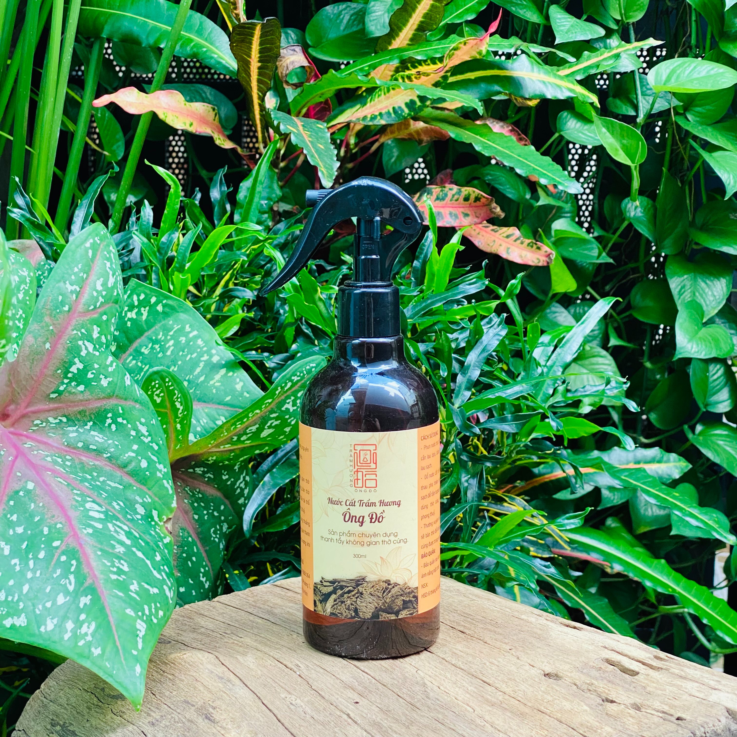 Nước Cất Trầm Hương Lau Bàn Thờ, Thanh Tẩy Không Gian Thờ Cúng, Lau Tôn Tượng Vật Phẩm Phong Thủy