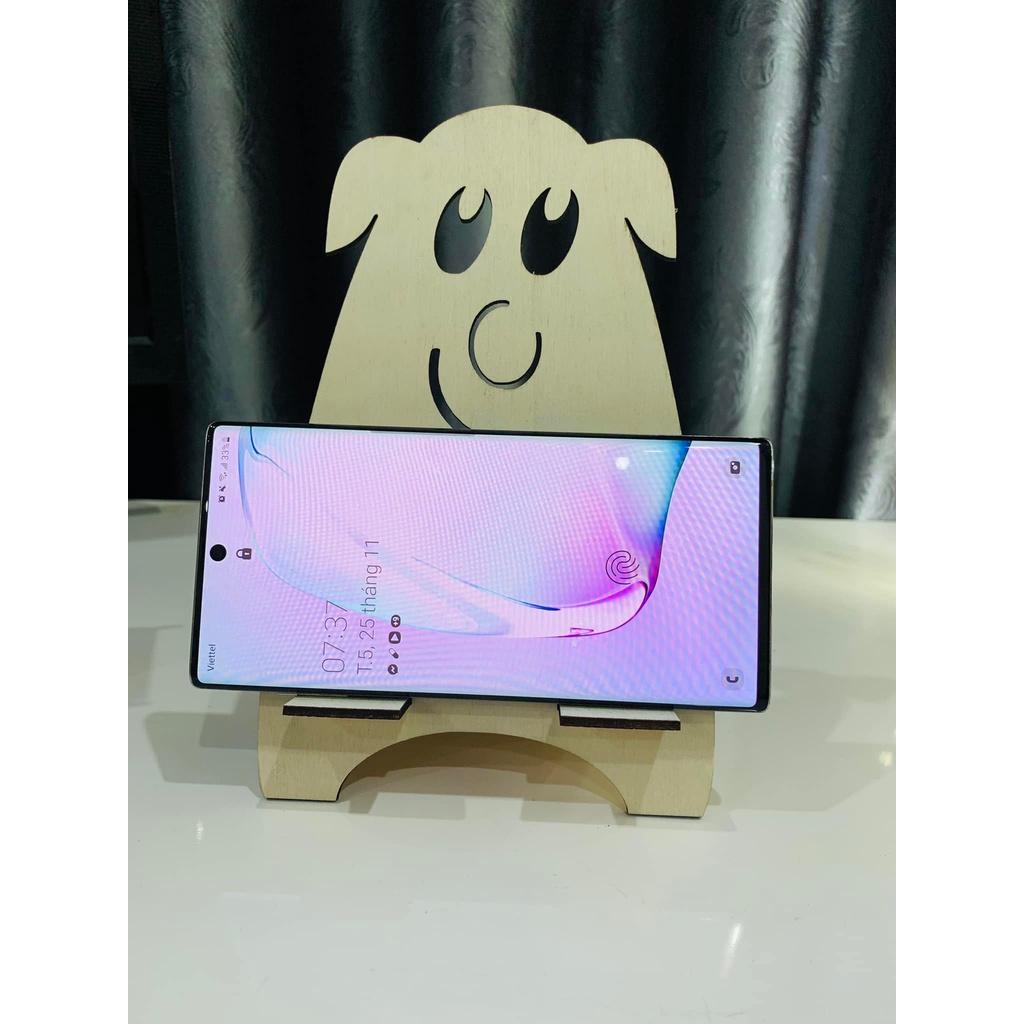 Giá đỡ điện thoại bằng gỗ siêu dễ thương