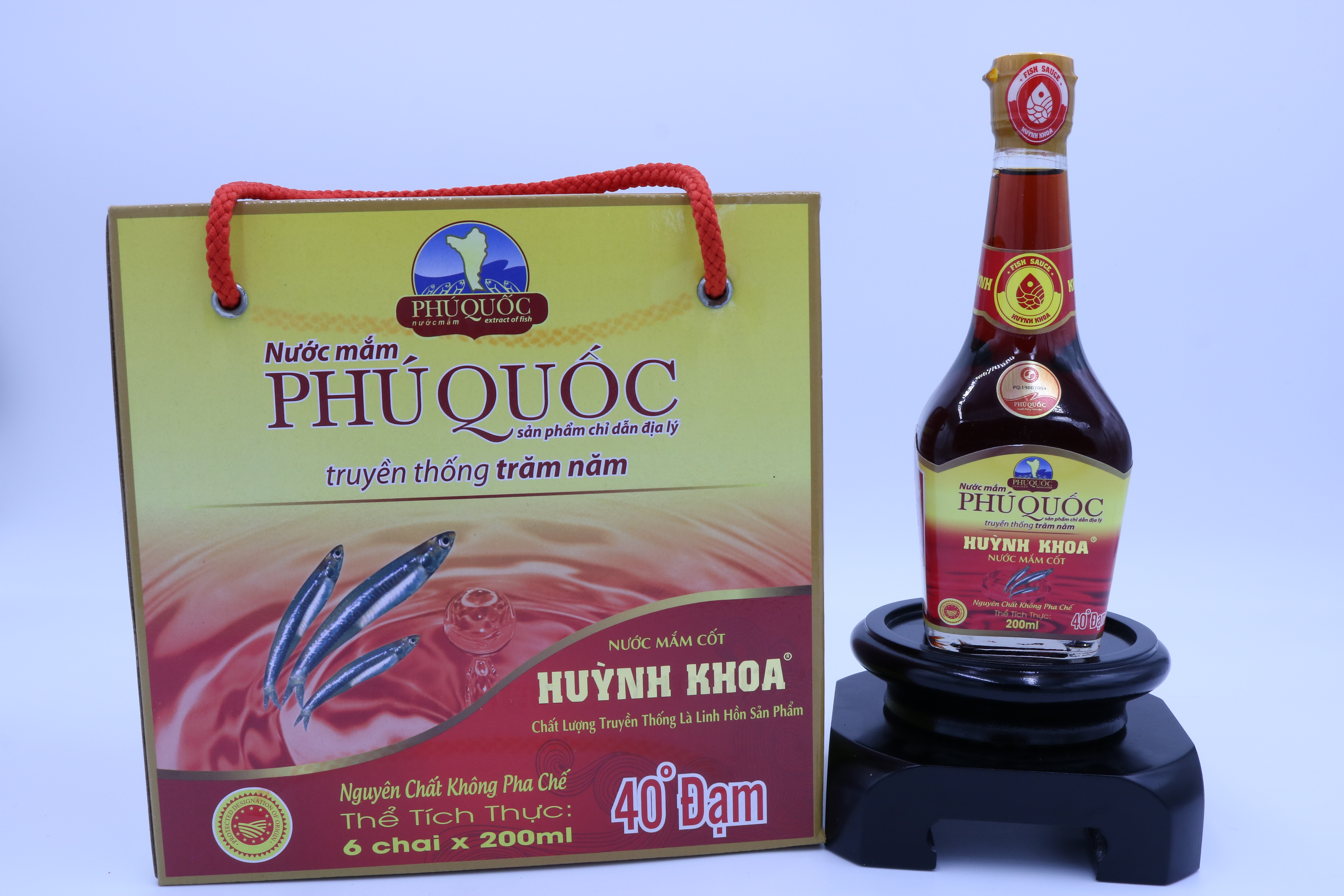 Đặc Sản Kiên Giang - Nước mắm truyền thống Phú Quốc Huỳnh Khoa - 40 độ đạm - Chai 200ml Hộp 6 chai