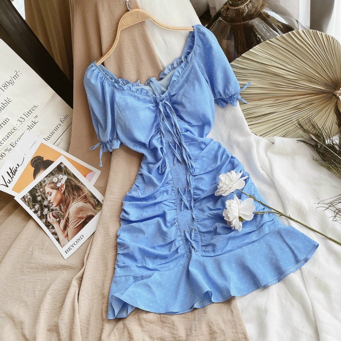 ĐẦM XANH CHẤM BI NHÚN THÂN THẮT NƠ NGỰC CHÂN BÈO M.O.N Boutique