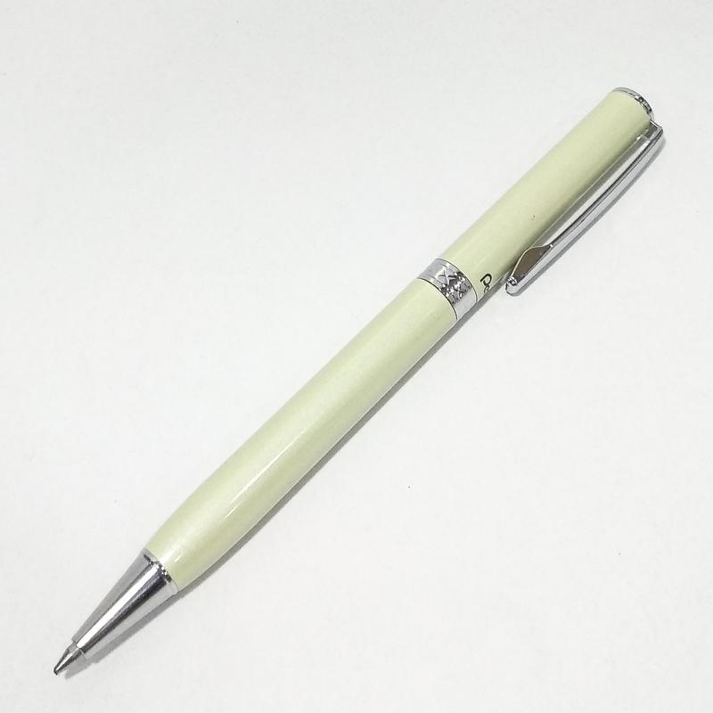 Bút Bi Kim Loại Nắp Vặn Pentel CC Màu Trắng - Mực Xanh B811W-C