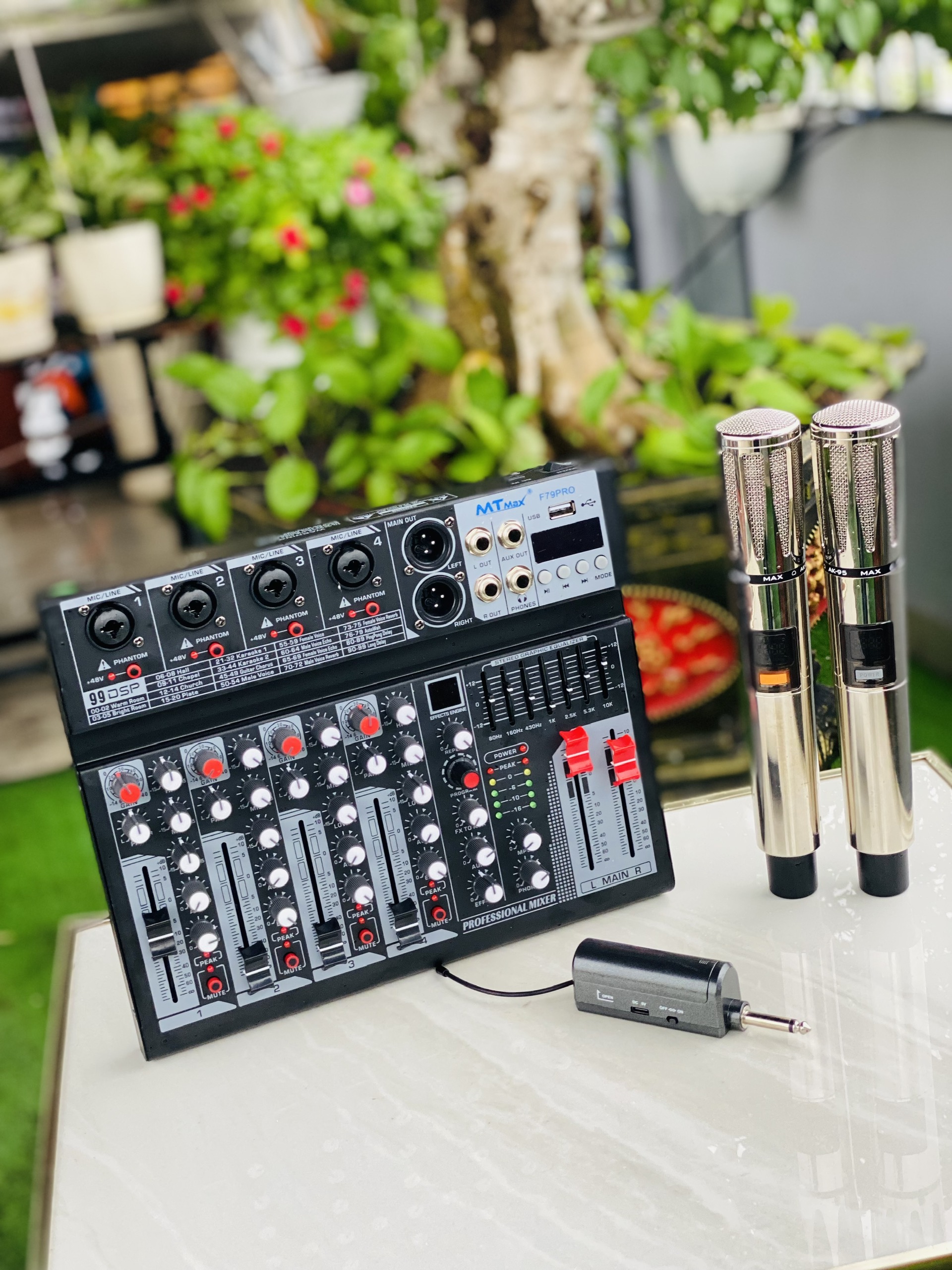 [tặng 2 dây canon hoa sen]  Combo  karaoke  nghe nhạc nâng cấp âm thanh gia đình sân khấu siêu hay mixer MTMAX F79 Pro + Micro Không Dây AK95 (Loại 2 Mic)  hàng nhập khẩu