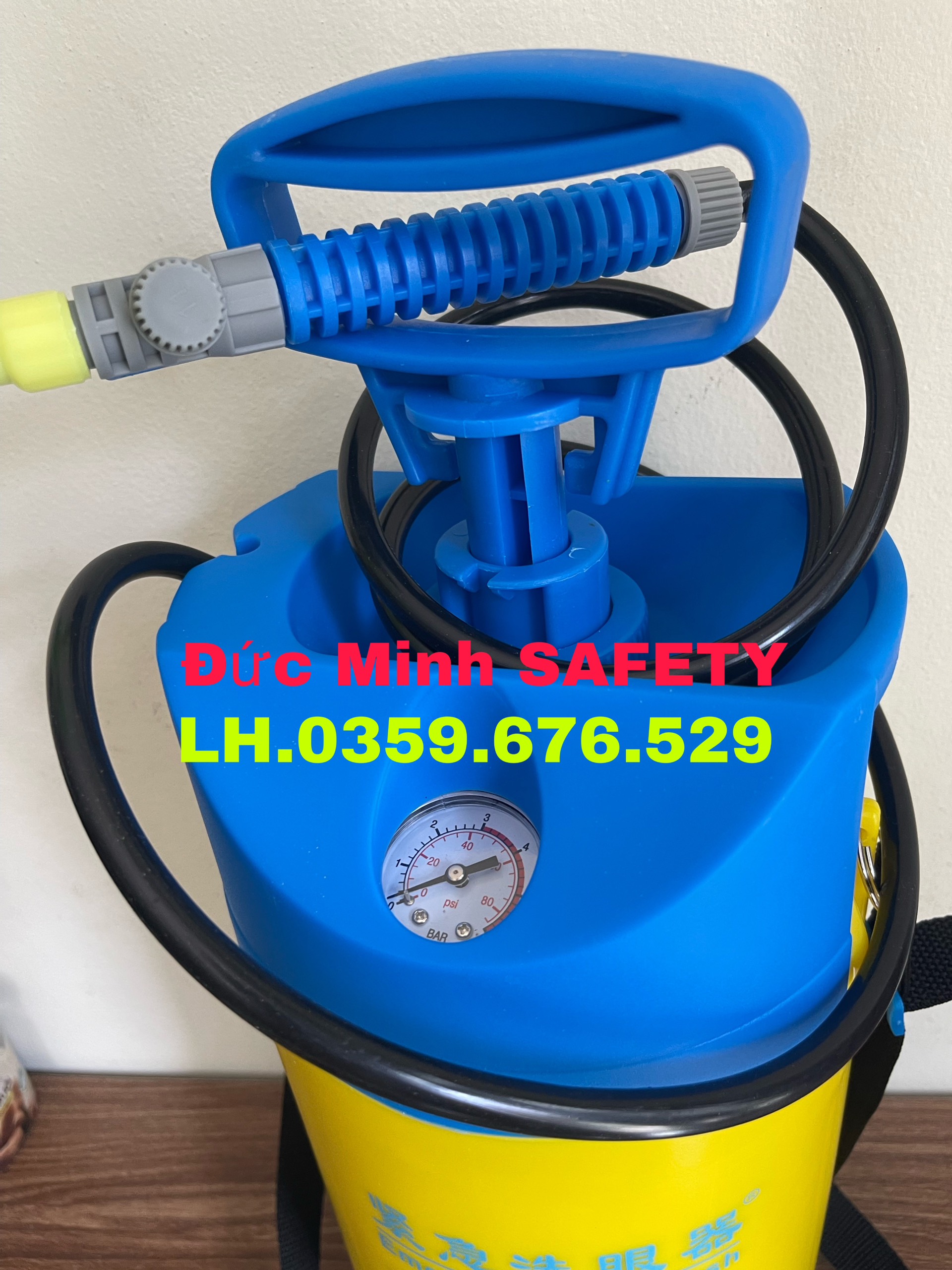 Bình rửa mắt di động cầm tay 5 lít, bồn rửa mắt cầm tay