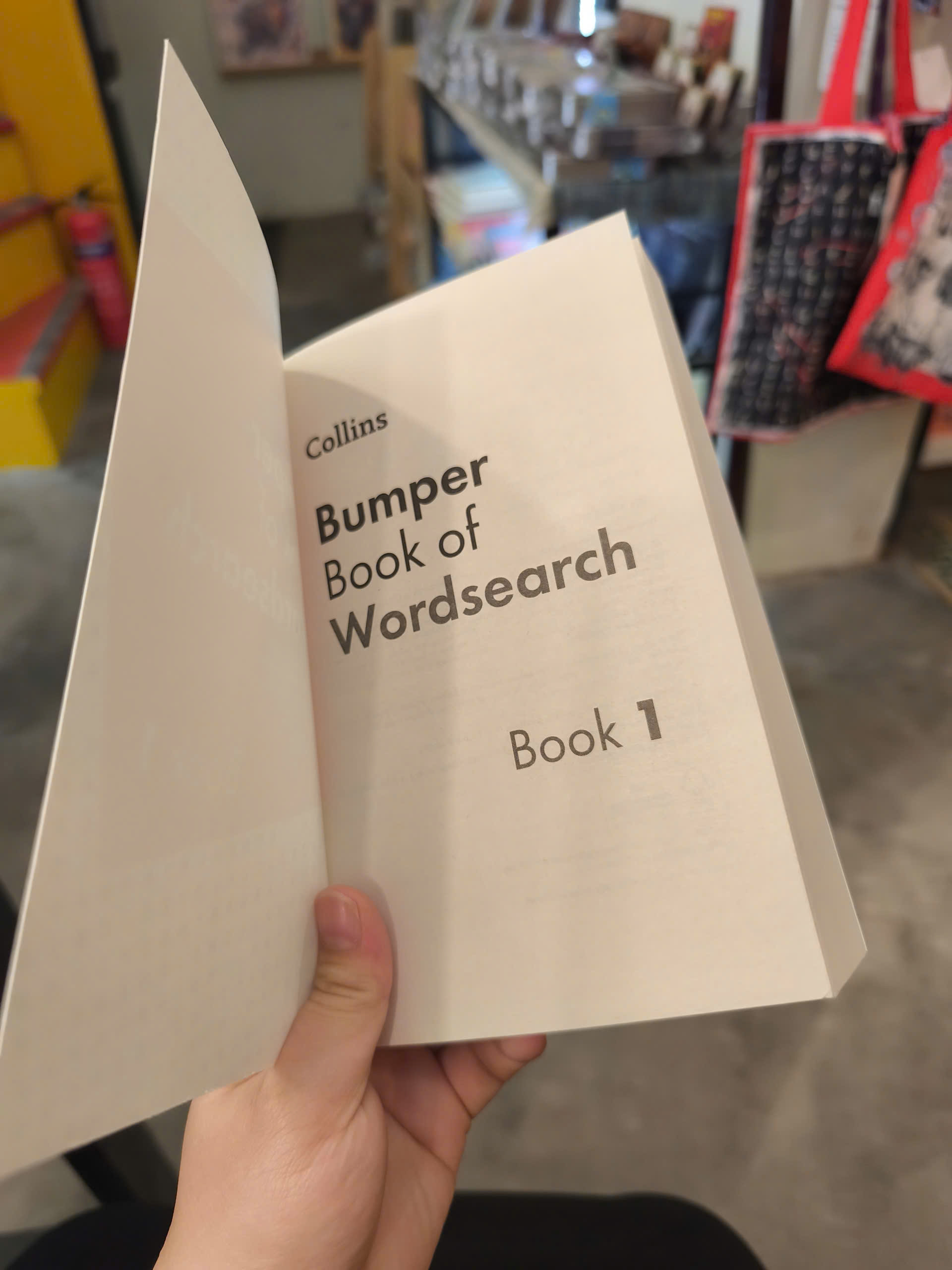 Sách - Bumper Book of Wordsearch Book 1 | Games / Ngoại văn Nhập khẩu UK / Trò chơi tìm từ giải trí