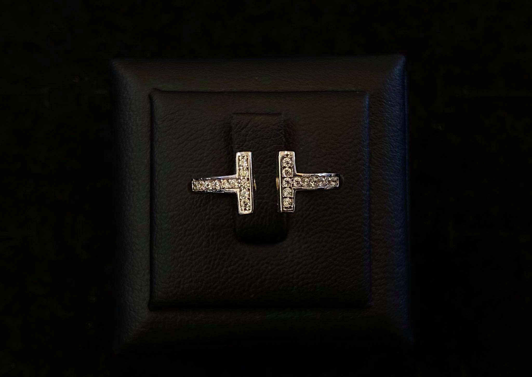 Nhẫn vàng 18k hình hermes đính đá