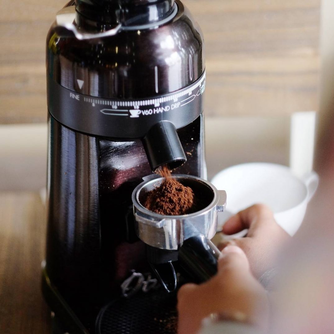 Máy Xay Cà Phê Điện Tử Hario V60 Electric Coffee Grinder, EVCG-8B-E - Hàng Chính Hãng