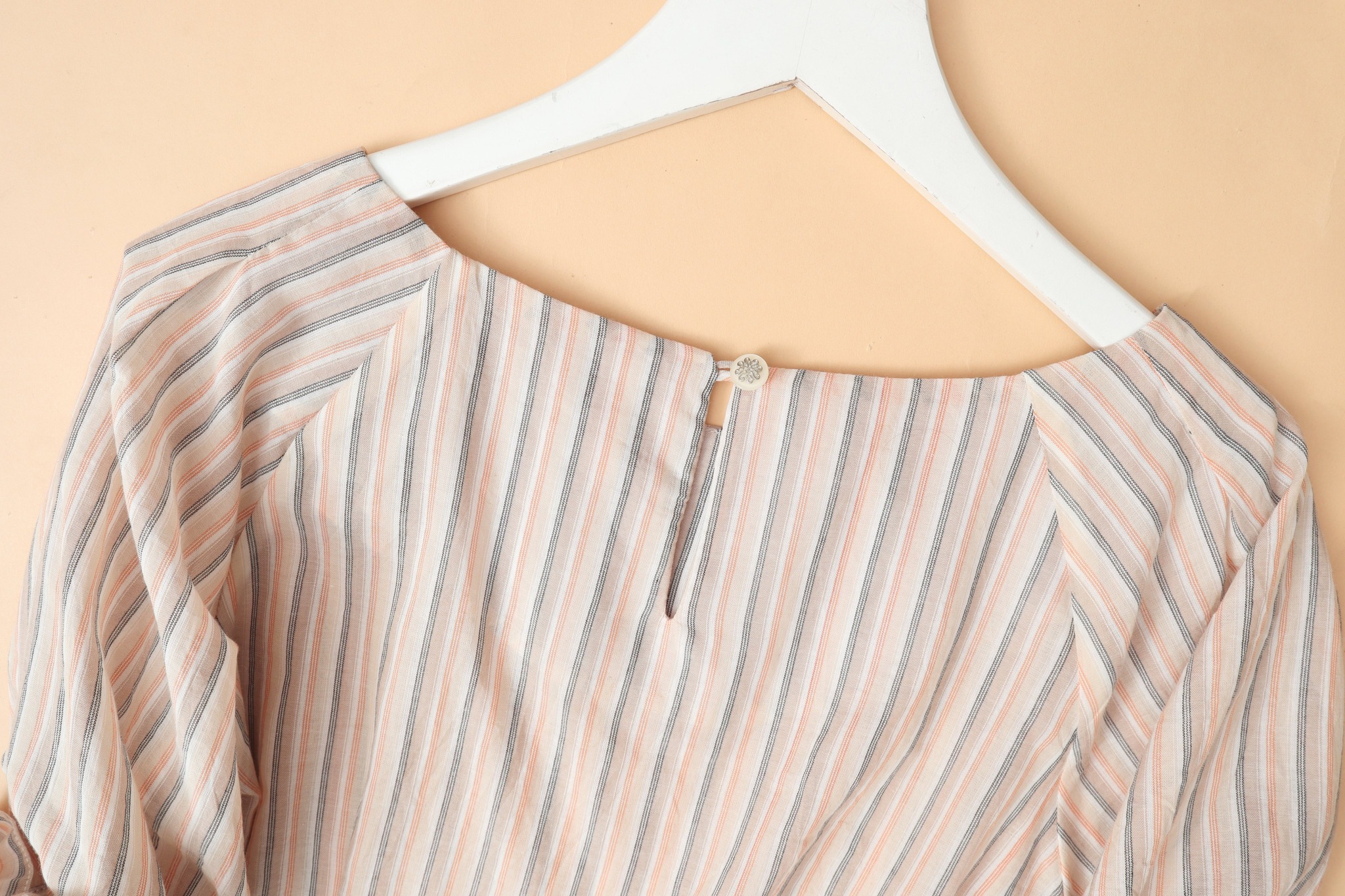 Áo KACHISA cổ tròn cotton sọc phối nơ tay