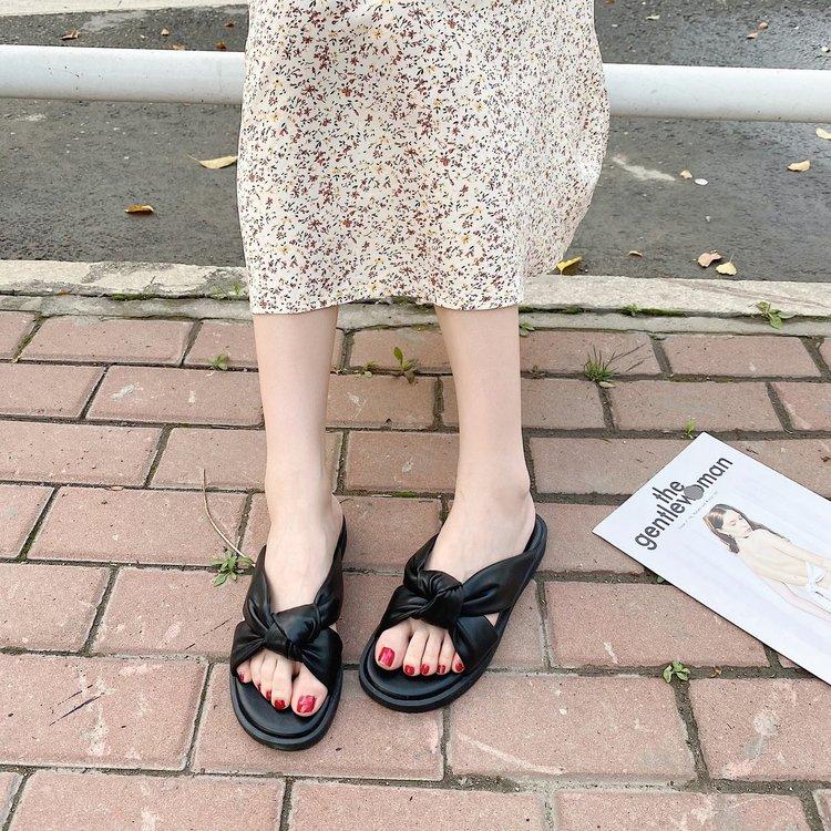 Xăng đan Nữ Đế Bệt Mũi Tròn Quai Chéo Thời Trang