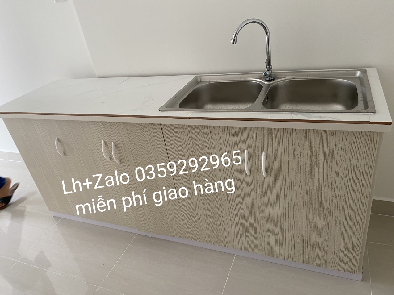 Tủ bếp mini nhựa đài Loan ốp mặt gạch sẵn bồn đôi