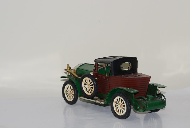 Mô hình Xe Ô tô Kim Loại Cổ Điển retro/ Vintage Metal Car Handmade Decoration (1810D-1120)