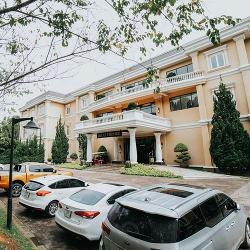 Trọn Gói 3N2D Tại Dalat Edensee Lake Resort 5*. Bao Gồm Ăn Sáng. Tiễn Sân Bay 1 Lượt. Miễn Phí Chèo Thuyền Kayak và Bắn Cung.