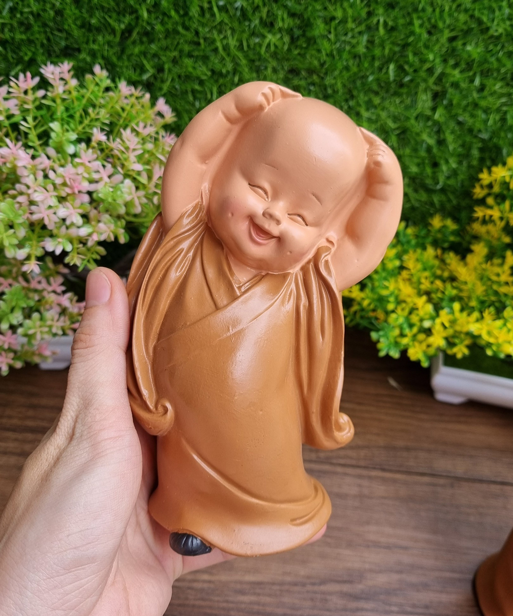 Bộ 03 tượng chú tiểu yêu đời - mẫu áo nâu đứng 16.5cm kèm chân đế giả đá