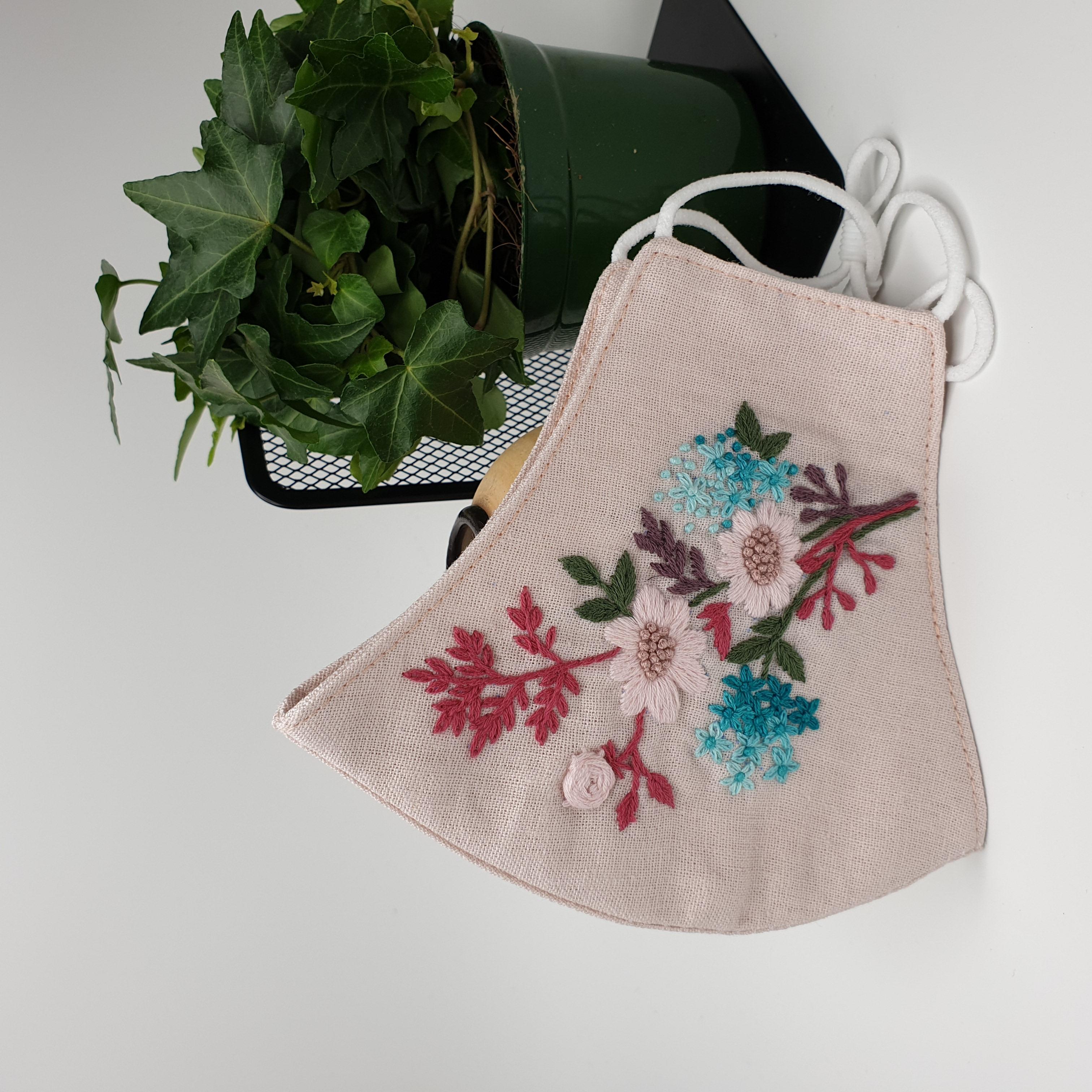Khẩu trang thêu tay vải linen JL179