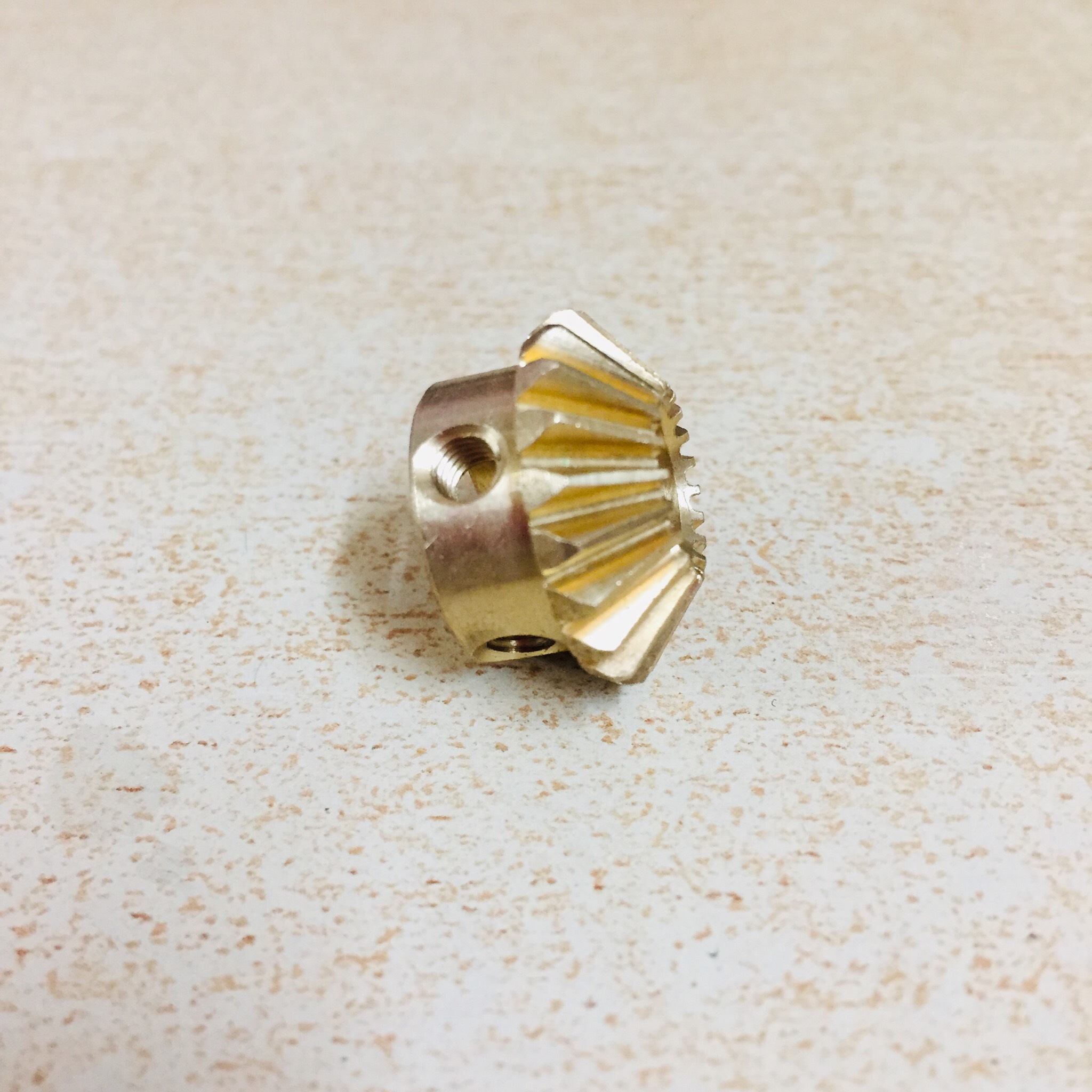 Bánh răng côn bằng đồng 20 răng lỗ trục 8mm bộ truyền đảo chiều 90 độ 1 bánh răng lái 034