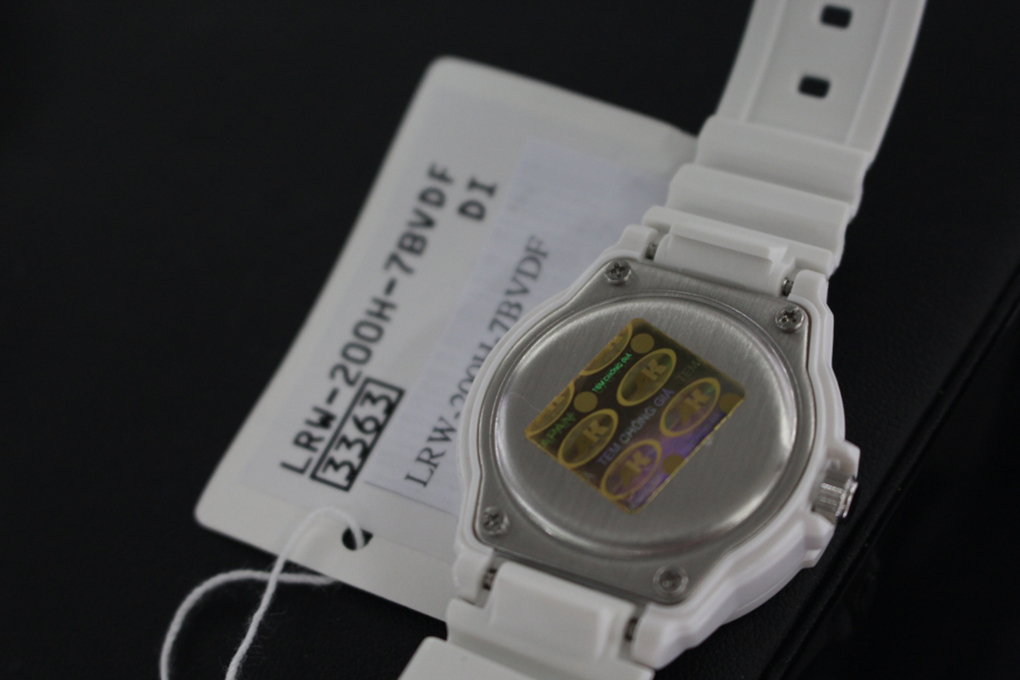Đồng Hồ Nữ Dây Nhựa Casio LRW-200H-7BVDF - Trắng