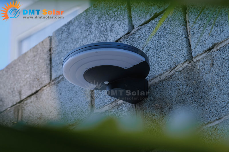 ĐÈN NĂNG LƯỢNG MẶT TRỜI TREO TƯỜNG