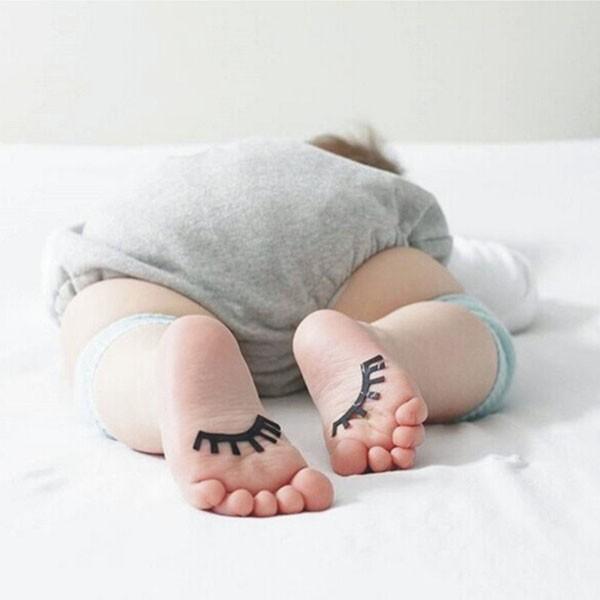 Tất hỗ trợ bé tập bò giảm đau đầu gối cho bé