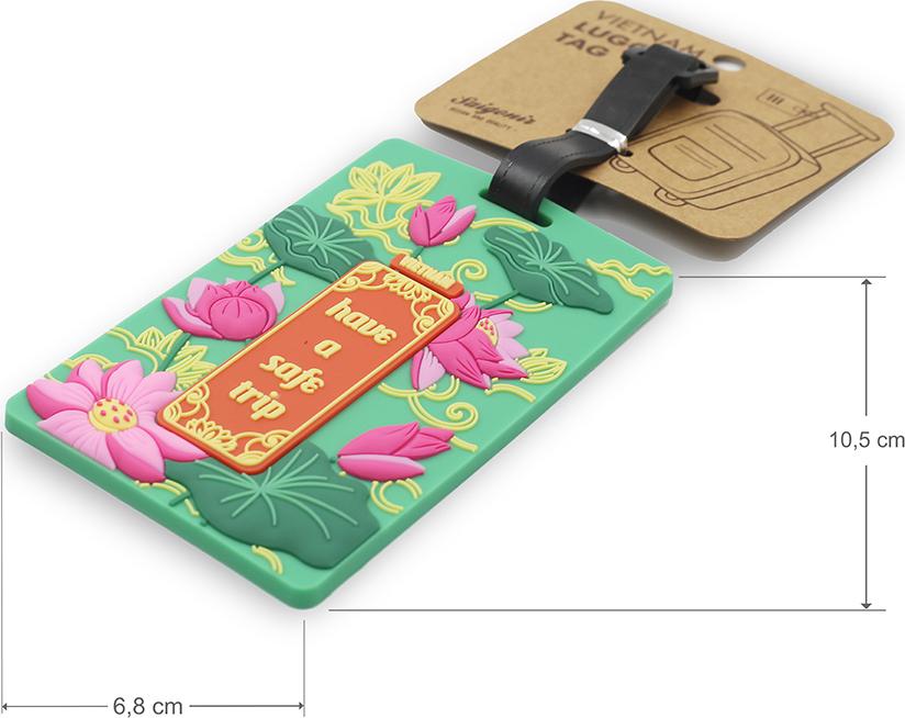 Thẻ Treo Hành Lý Luggage Tag Saigonir Hình Ảnh Hoa Sen Việt Nam Chất Liệu Nhựa Dẻo PVC Kích Thước 6.8*10.5cm Phù Hợp Làm Quà Lưu Niệm Cho Người Nước Ngoài