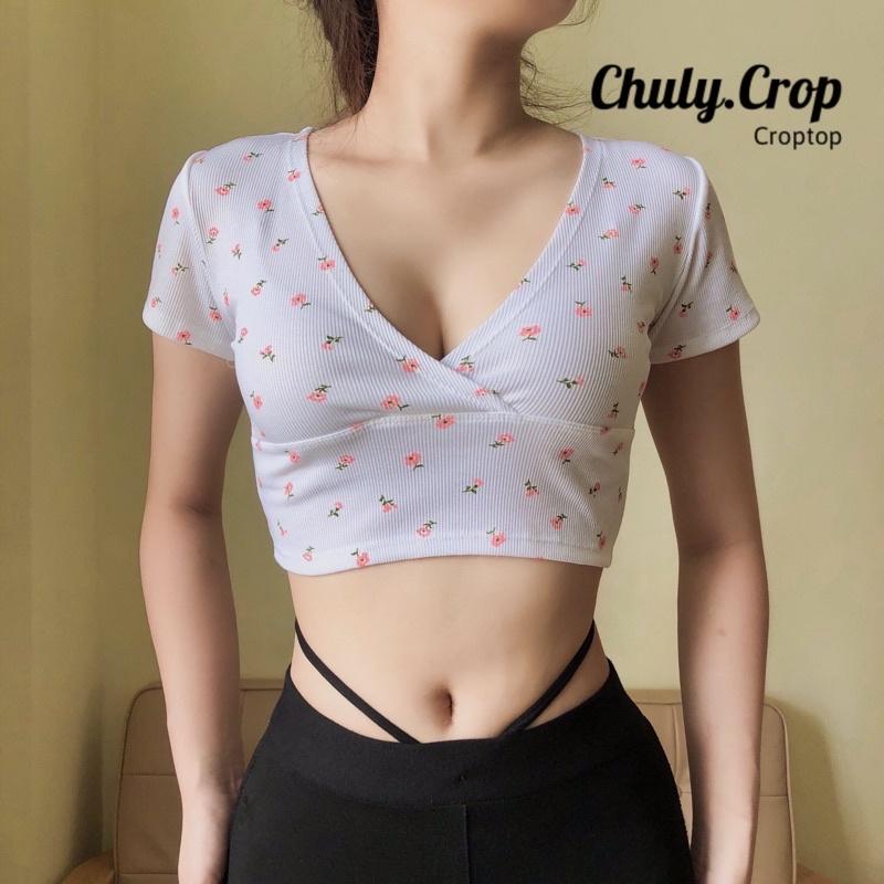 Áo croptop cổ chữ V xẻ ngực sexy, tôn dángkèm họa tiết hoa nhí