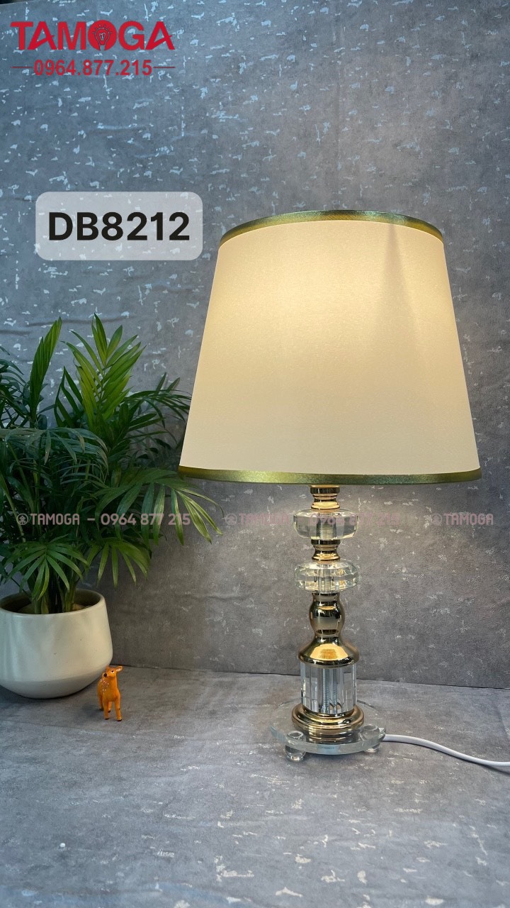 Đèn bàn trang trí hiện đại chao vải thân thủy tinh TAMOGA 8212