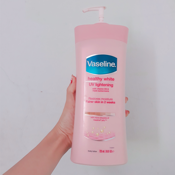 Sữa dưỡng thể Vaseline Healthy White UV Lightening Body Lotion 725ml