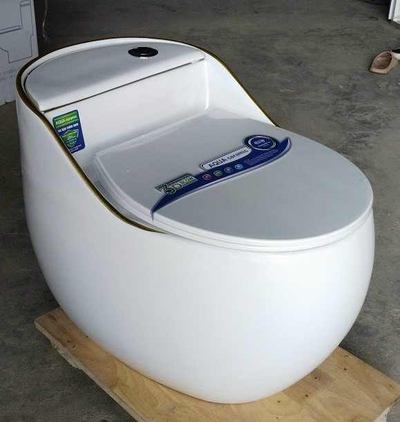 Bồn cầu trứng màu xám viền vàng cùng nhiều màu khác để lựa chọn