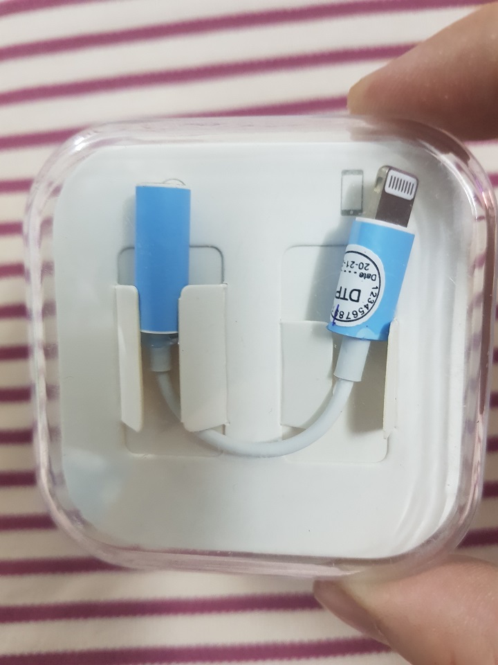 Cáp chuyển đổi cổng Light.ning sang 3.5mm - Cáp chuyển đổi jack tai nghe jack 3.5mm cho i.Phone cổng light.ning - Hàng chính hãng