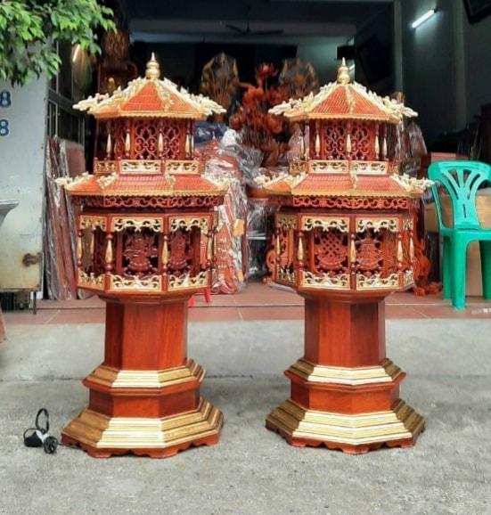 ĐÈN TRANG TRÍ vỏ gỗ hương sơn son thiếp vàng .kiểu thấp chùa cao 61cmx25cmx25cm