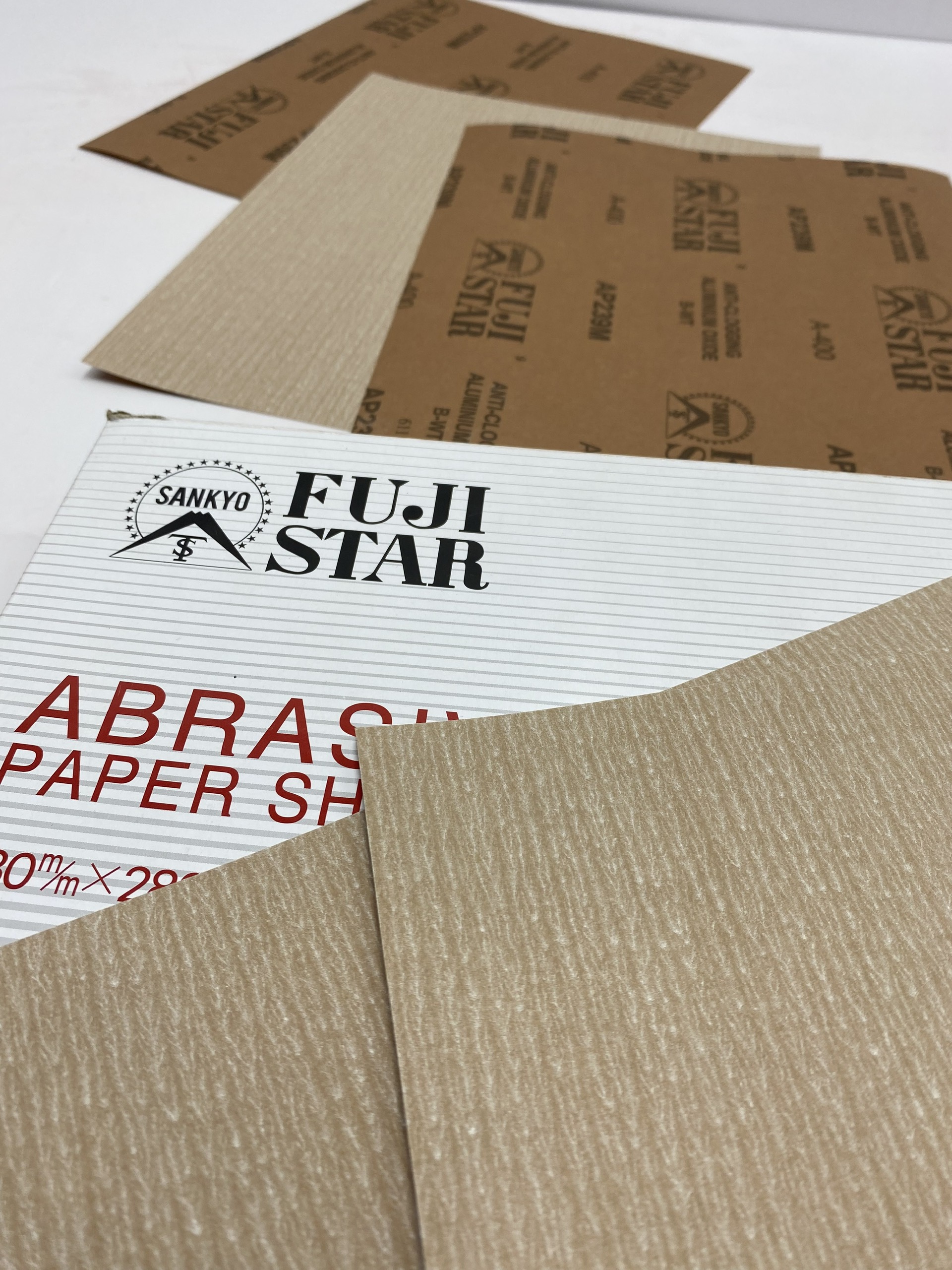 (1 Tờ) Giấy Nhám Khô FujiStar Màu Hồng Nhật Bản AA180-240-320-400-600 Loại Bỏ Hoàn Toàn Vết Xước Nhỏ, Lớp Sơn Cũ, Đánh Bóng Bề Mặt