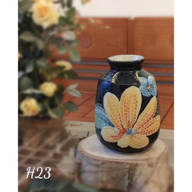 Bình cắm hoa, họa tiết phong cách mosaic. Gốm sứ Bát Tràng.