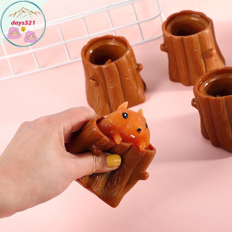 SÓC NÂU TRỐN TRONG GỐC CÂY Squishy Mochi mềm mịn dễ thương chân thực giảm stress co dãn đàn hồi ngộ nghĩnh