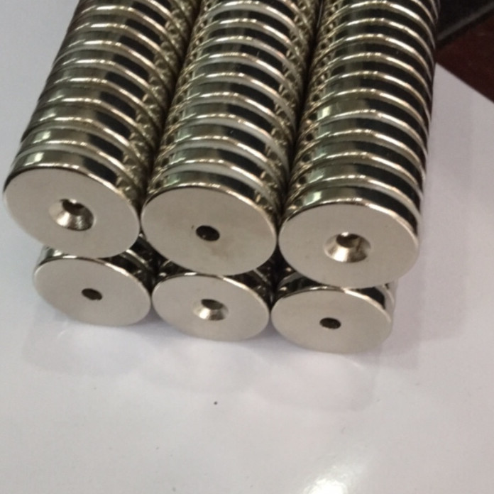 Nam châm viên đất hiếm 30x5 lỗ vát 6mm - Bộ 5 viên