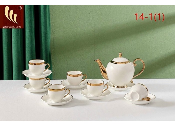 Bộ ấm chén kèm đĩa lót sứ viền vàng 14-1