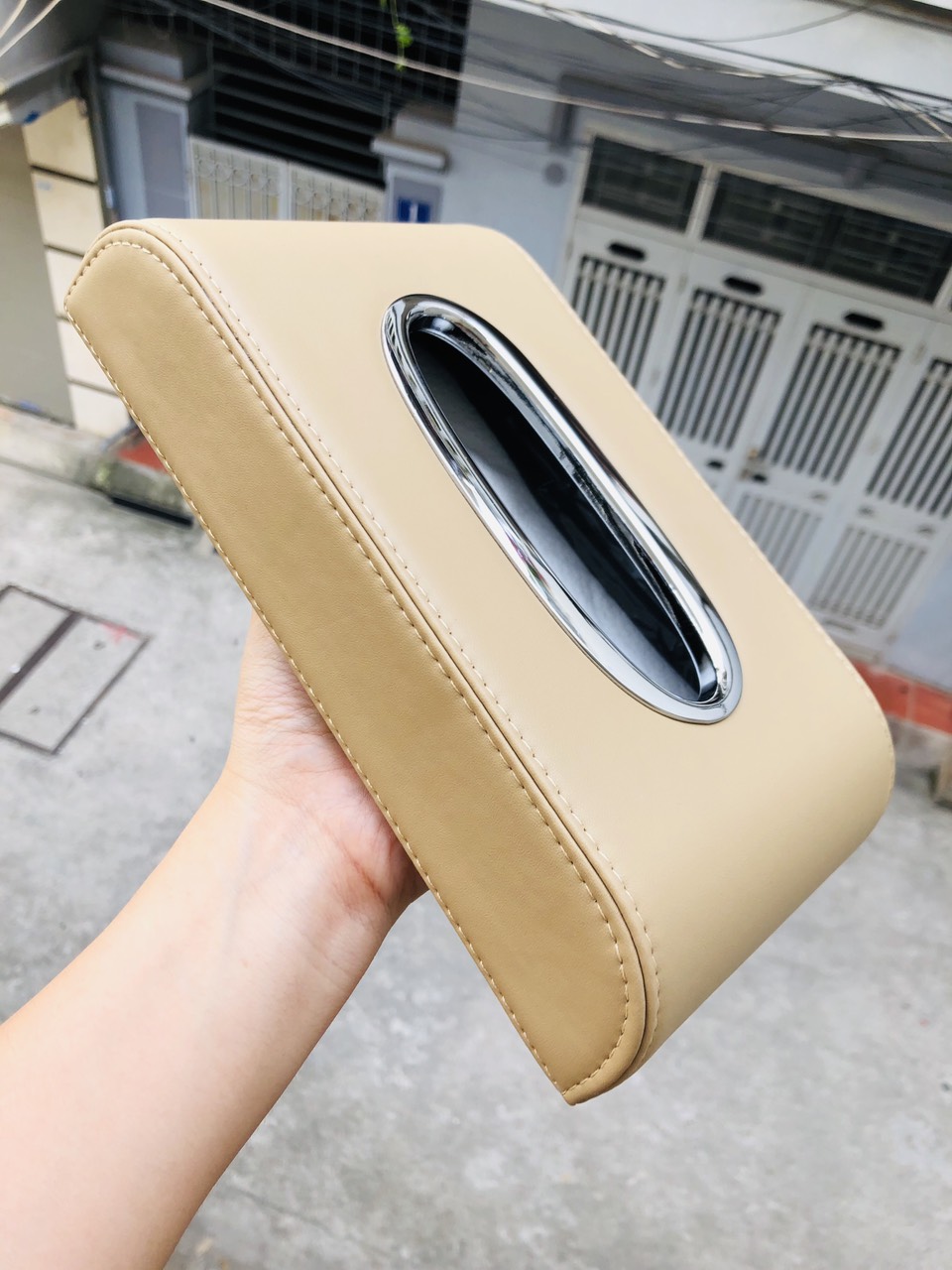 HỘP ĐỰNG KHĂN GIẤY CHẤT LIỆU DA CAO CẤP TRÊN Ô TÔ TẶNG KÈM THẺ LƯU SỐ ĐIỆN THOẠI