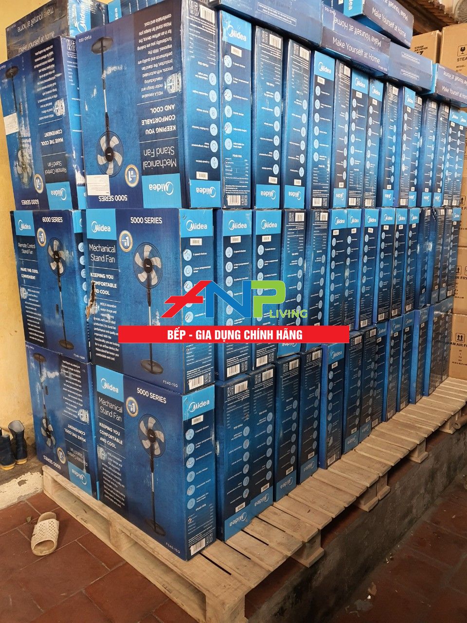 Quạt Đứng 5 Cánh Midea FS40-18BR (Động cơ inverter Công Suất 48W - 8 Cấp Gió - Màn hình LED - Có Điều Khiển Từ Xa) - Hàng Chính Hãng