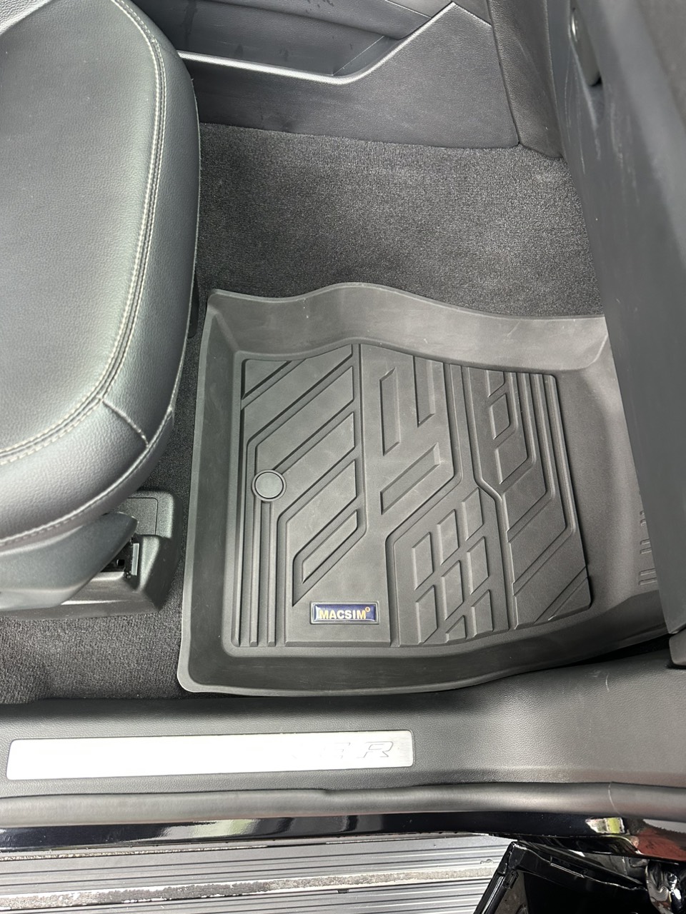 Thảm lót sàn xe ô tô Ford Explorer 2020 - 2024+ Nhãn hiệu Macsim chất liệu nhựa TPE cao cấp
