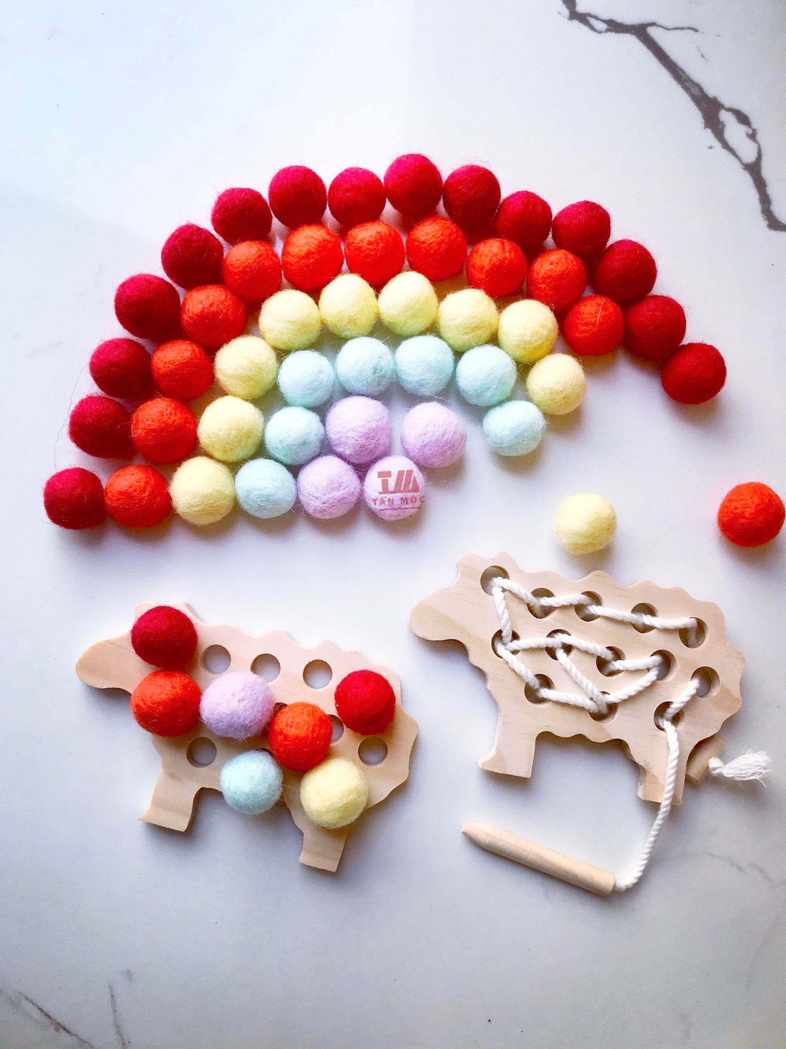 Pompom len nhiều màu cho bé trang trí