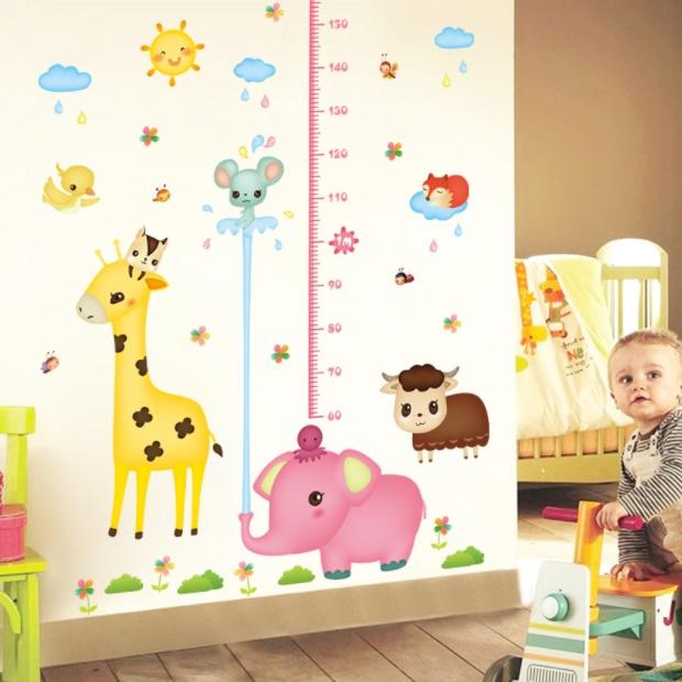 Decal trang trí tường - Thước đo hươu cao cổ cùng những người bạn thú