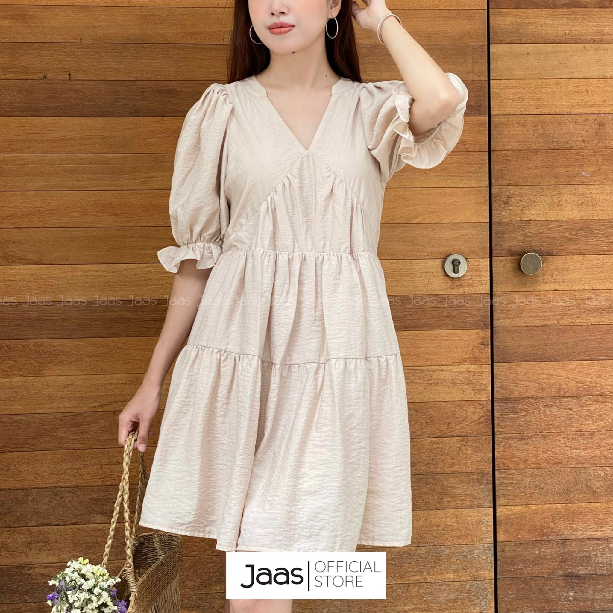 Đầm babydoll tay phồng dáng xòe nhiều tầng cổ chữ V