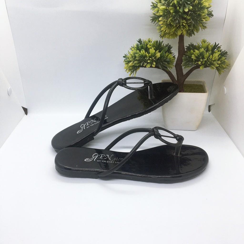 Dép Xỏ Ngón Quai Phối Khoá Tròn