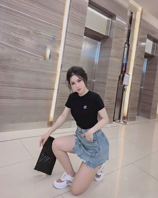 Quần bò giả váy có hàng cúc