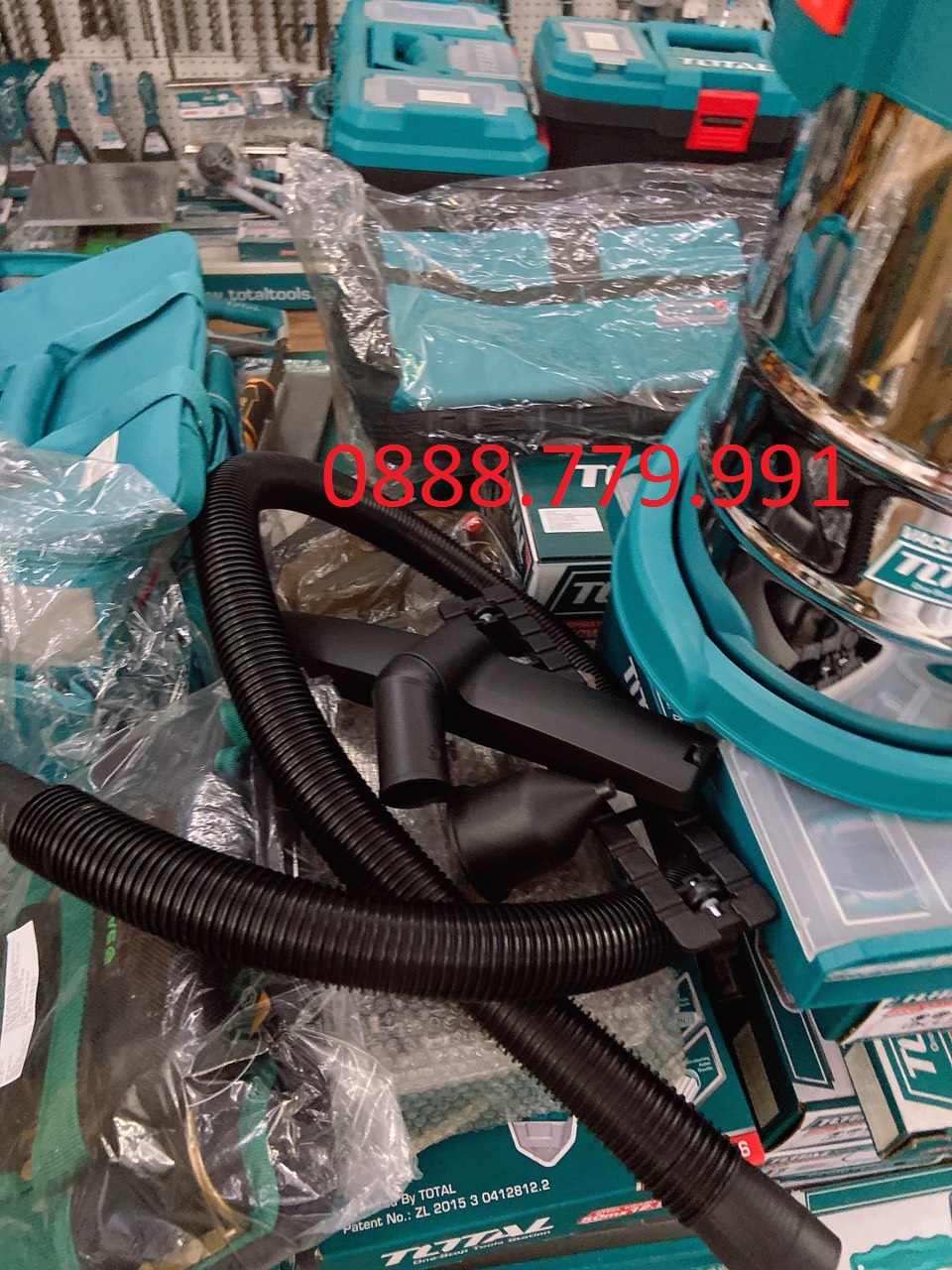 Máy Hút Bụi 12L total TVC14122