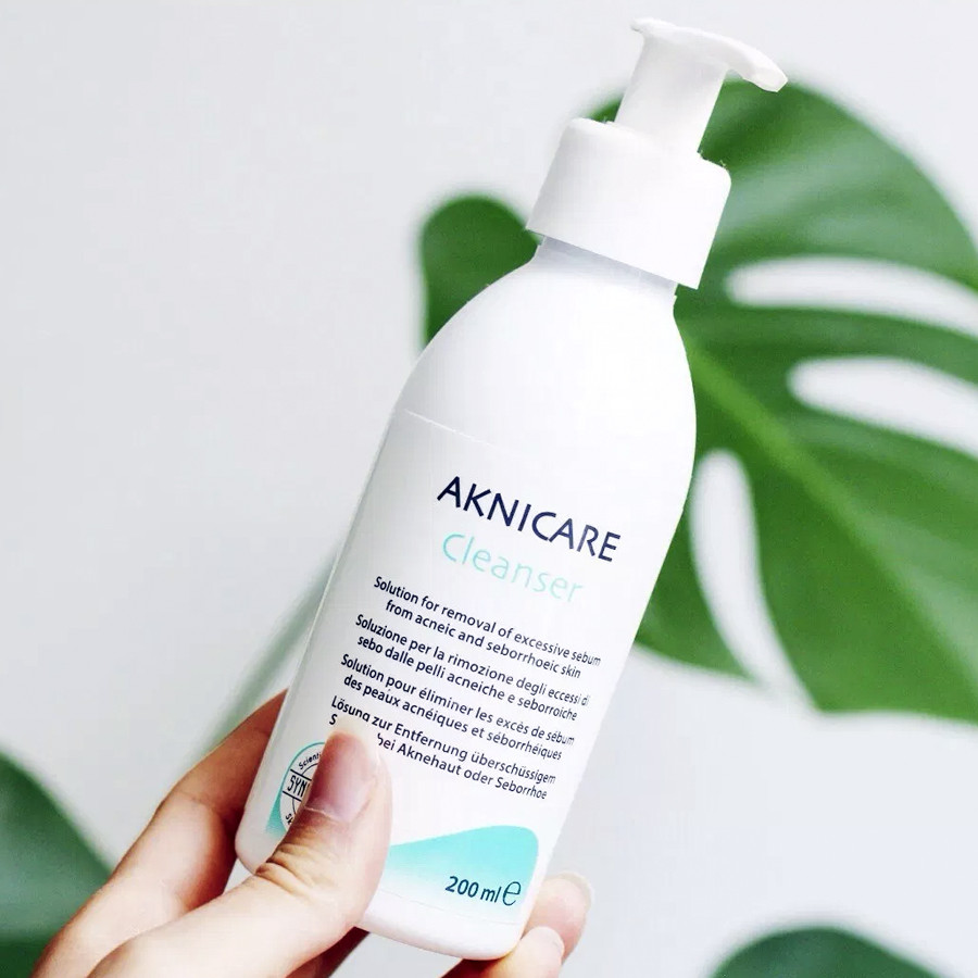 Gel rửa mặt cho da mụn Aknicare Cleanser