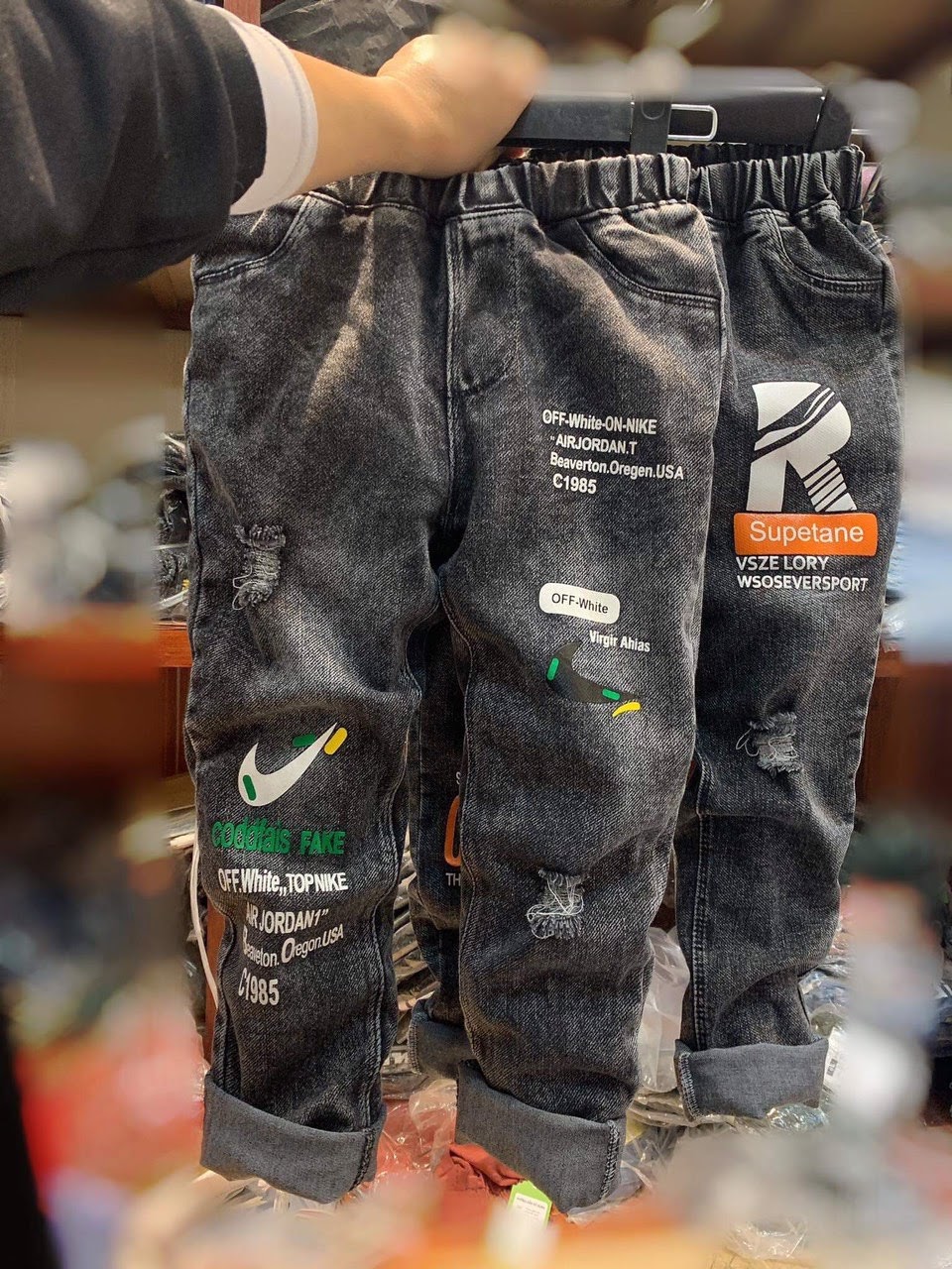 Quần jeans dài bé trai